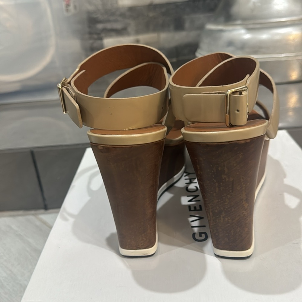 Authentic Givenchy Wedge Size 40 - image 4